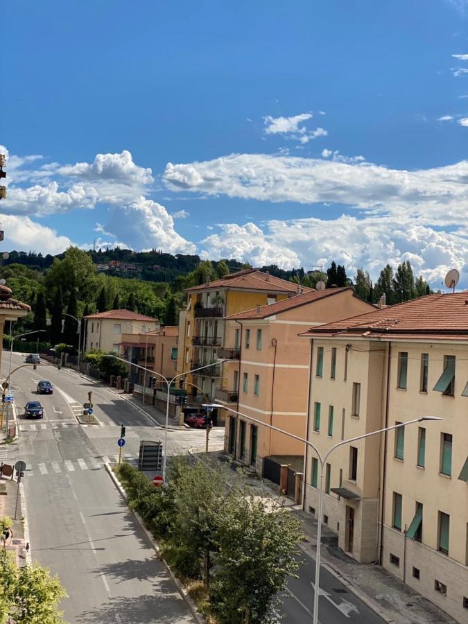 La Casa Di Alan Hotel Terni Bagian luar foto