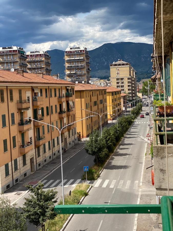 La Casa Di Alan Hotel Terni Bagian luar foto